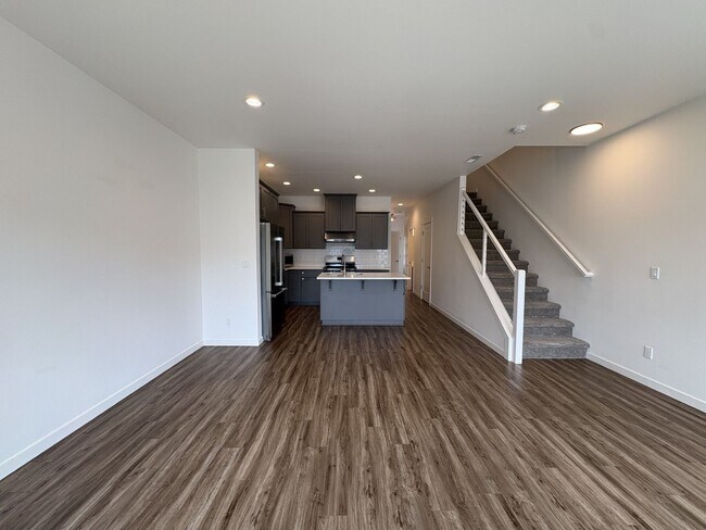 Building Photo - 6157 Blue River Dr SE