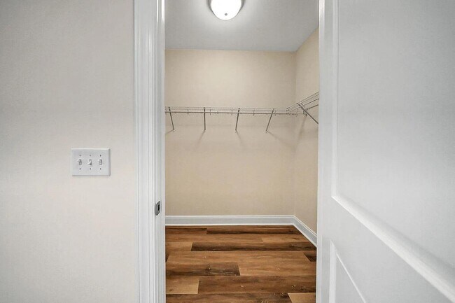 Building Photo - 22 Roundwood Dr