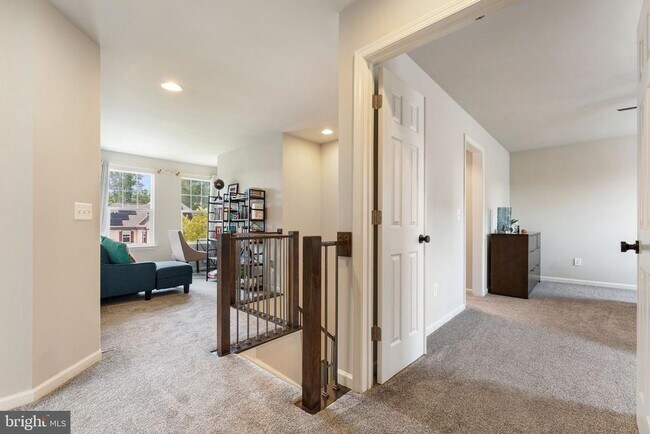 Building Photo - 431 Alder Dr