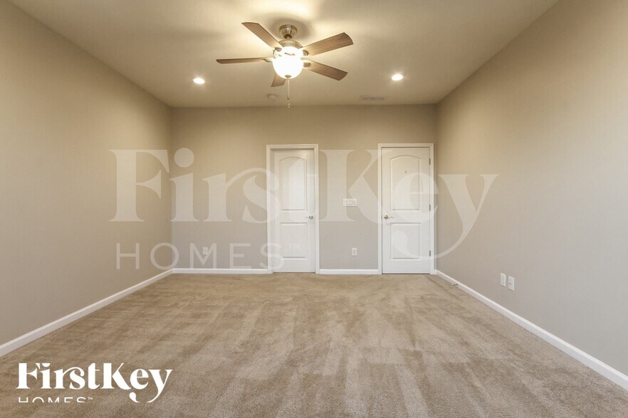 Building Photo - 1341 Blackthorne Trail N