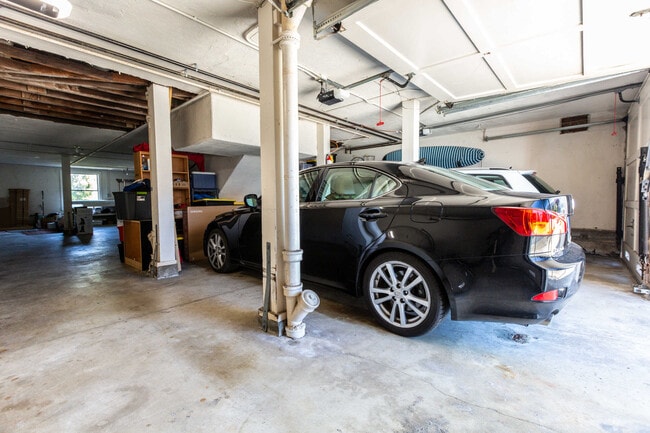 Building Photo - 64 Encanto Ave