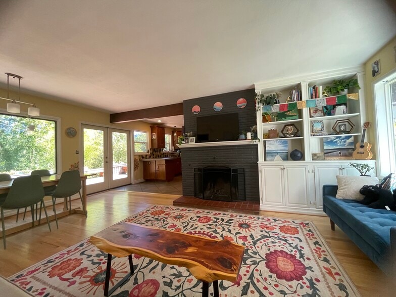 living room and fire place - 4017 SW Fairvale Dr