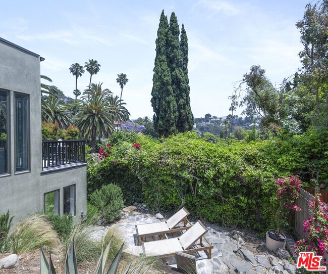 Building Photo - 2310 Vasanta Way