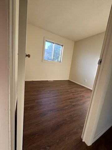 Building Photo - 648 E McCracken Ave