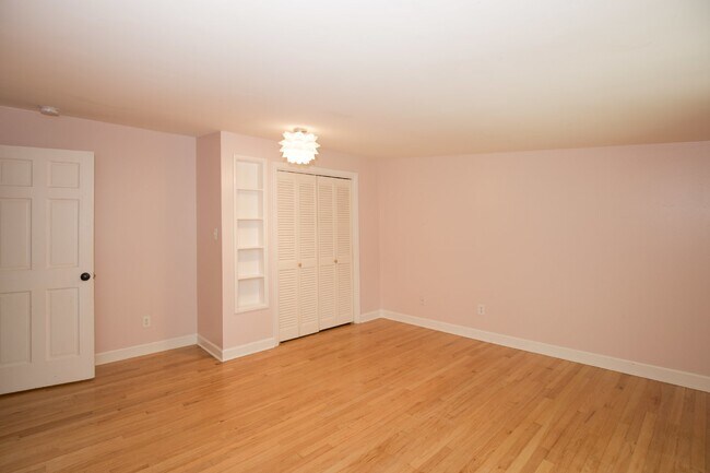 Building Photo - Stunning home in Weymouth Woods Southern P...