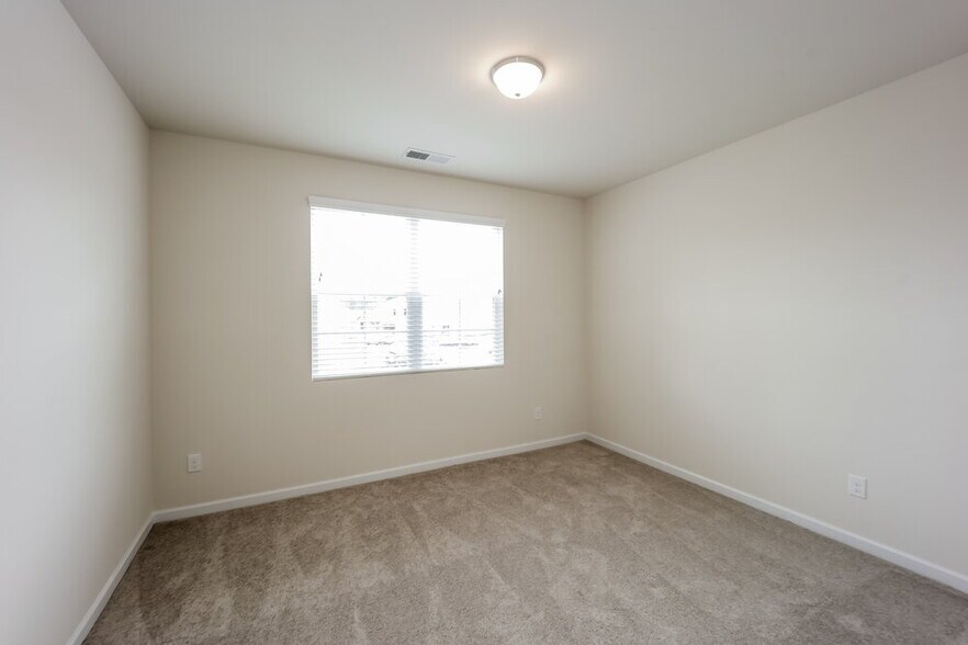 Building Photo - 568 Overo Dr