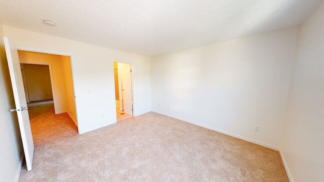 Building Photo - 4652 Shalers Dr