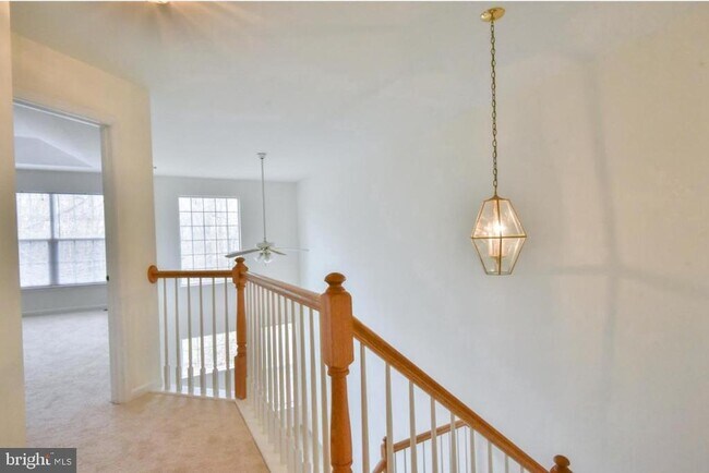 Building Photo - 139 Birchwood Dr
