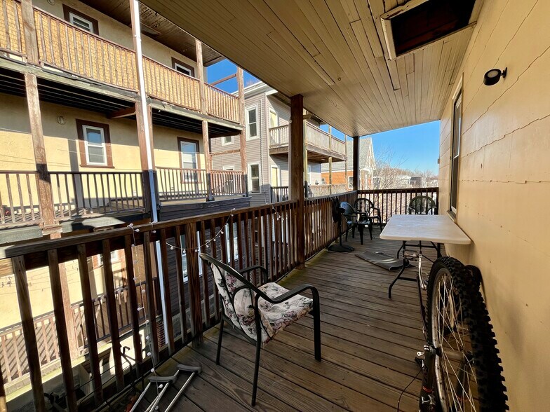 Building Photo - 83 Wensley St