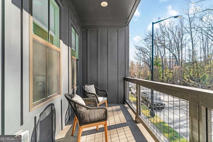 Building Photo - Beautiful West Midtown Townhome Available Now
