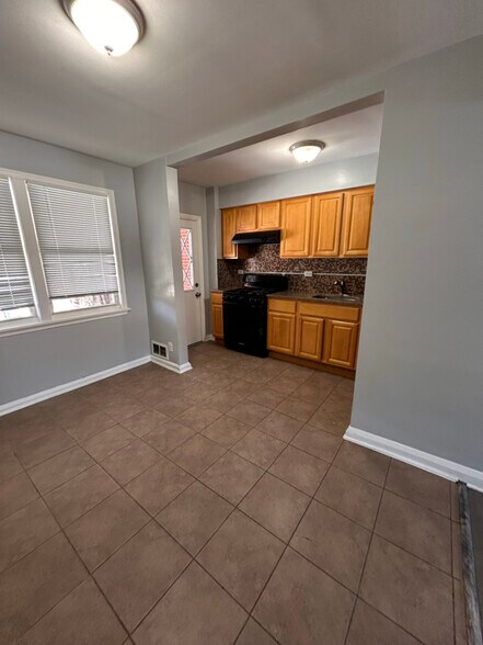 Building Photo - 6911 Gough St