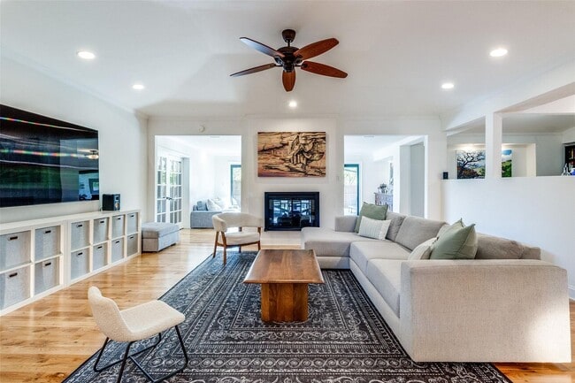 Building Photo - 7350 Fieldgate Dr