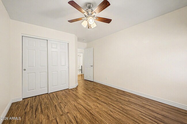 Building Photo - 678 W Fremont Dr