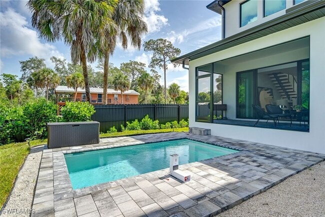 Building Photo - 3384 Canal St