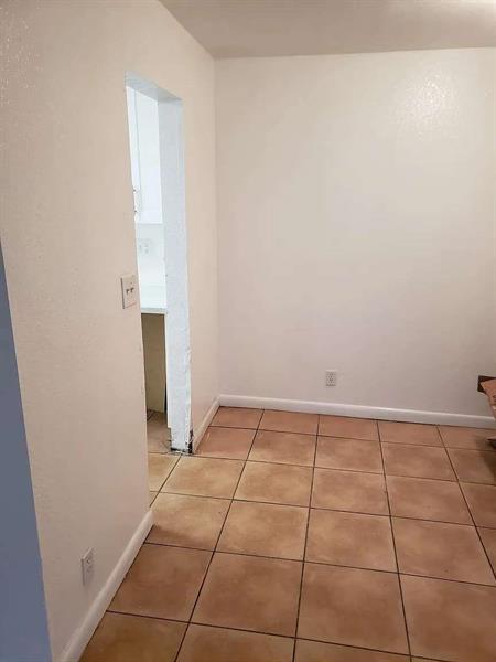 Building Photo - 2719 NW 39th Terrace