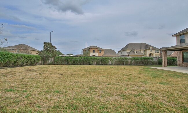 Building Photo - 20102 Three Chutes Ln