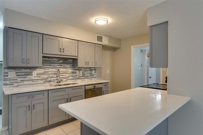 Building Photo - 114 Camilla Ln