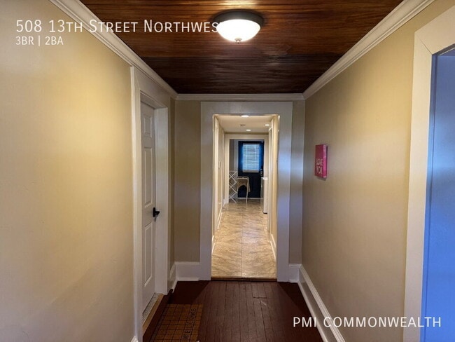 Building Photo - 508 13th St NW