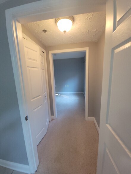 Building Photo - 6026 E Fieldstone Hills Dr