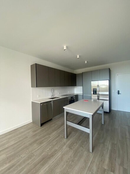 Building Photo - 558 NW 30th St