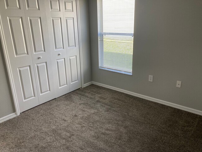 Building Photo - Beautiful 3x2 in gated community