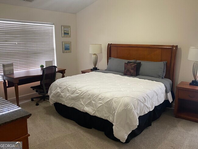 Building Photo - 541 Cascade Hills Ct SW