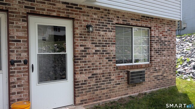Building Photo - 197 Pine Hill Rd
