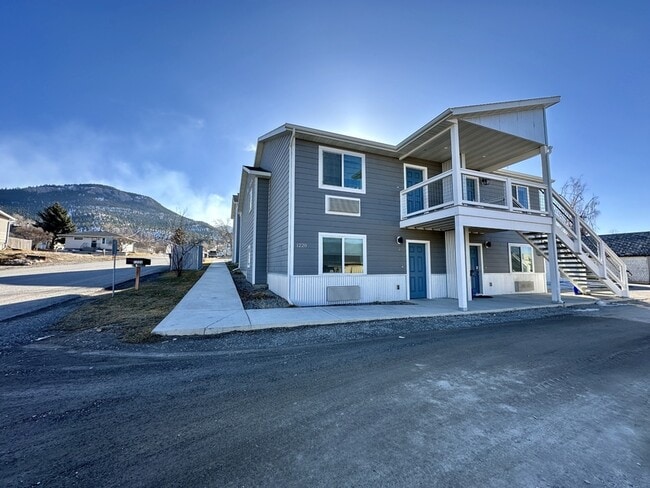 Building Photo - 1220 Linden St