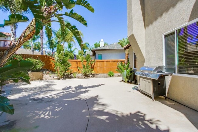 Building Photo - Beautiful 5 bedroom home in highly desired Carlsbad neighborhood