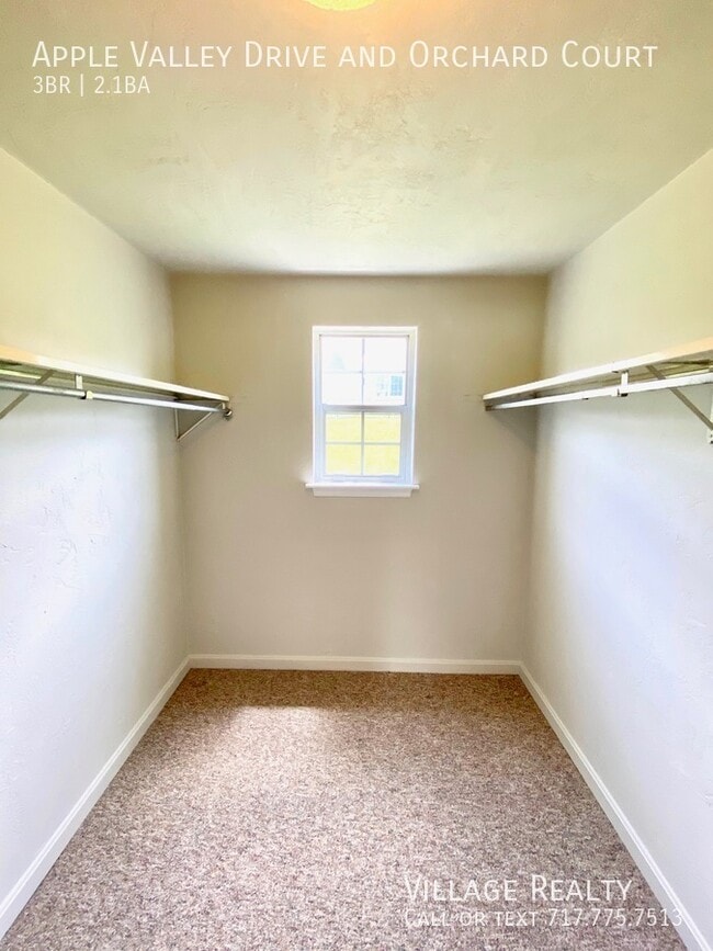 Building Photo - 710 Apple Valley Dr