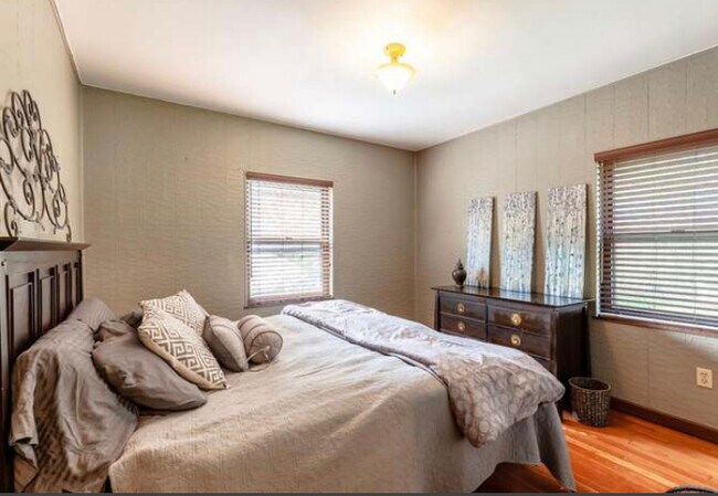 Building Photo - 3771 Grovedale Pl
