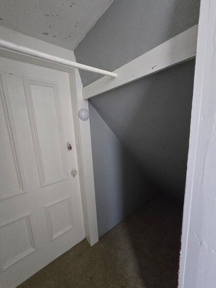 Building Photo - 5 Central Square