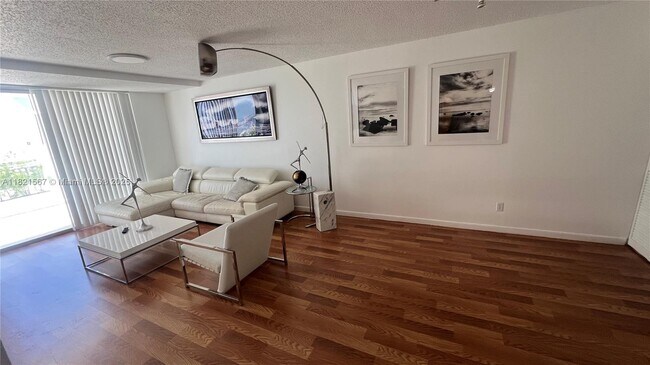 Building Photo - 770 Claughton Island Dr
