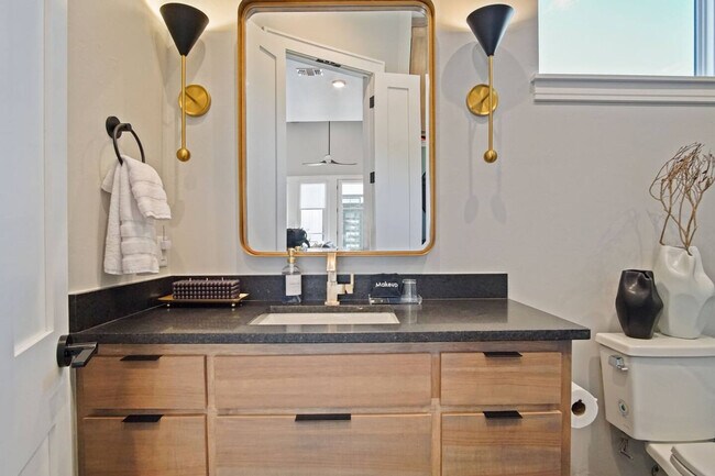 Building Photo - 225 W 1st St