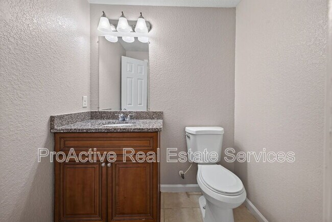 Building Photo - 1065 Lindenwood Ave