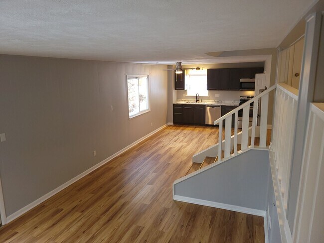 Building Photo - 357 Gilmore St