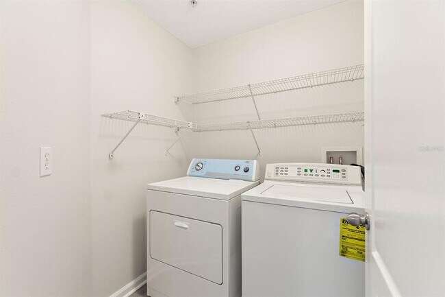 Building Photo - 1220 Priory Cir