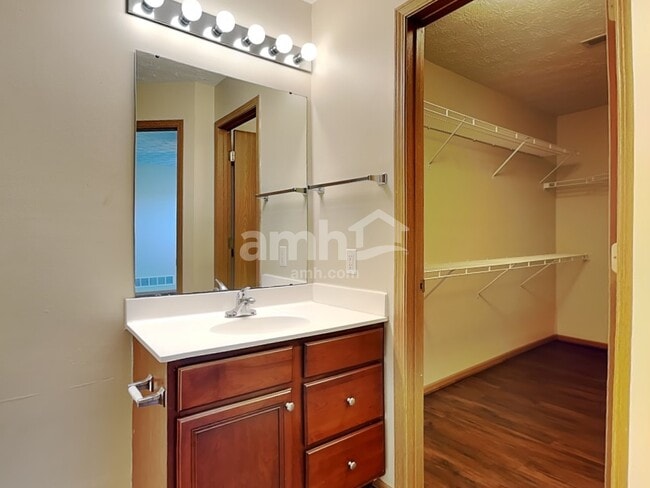 Building Photo - 1302 Shannon Ln