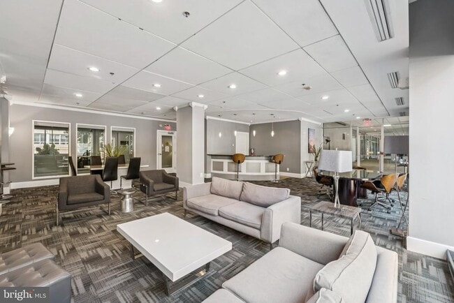 Building Photo - 800 4th St SW