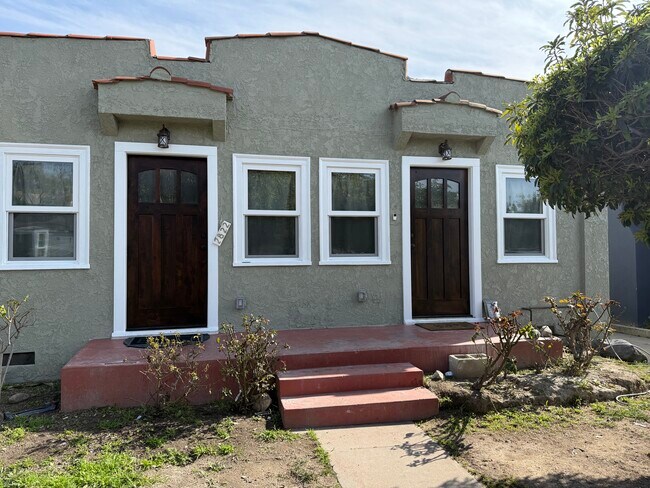 Primary Photo - 2822 S Holt Ave