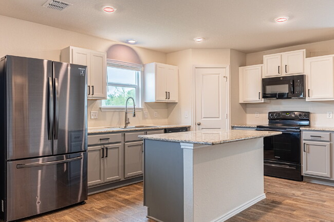 Building Photo - 13111 Winemaker Dr
