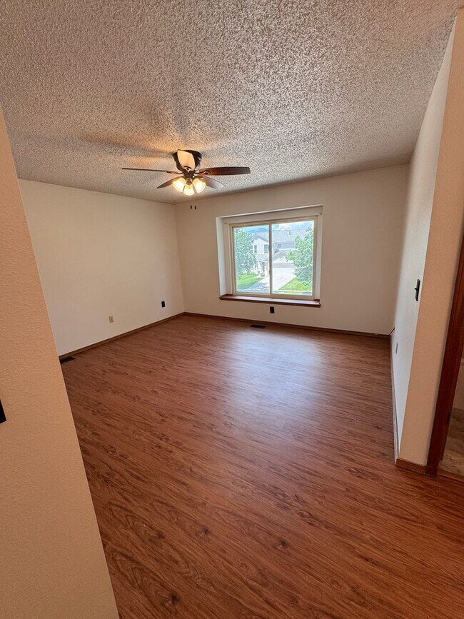 Building Photo - 4 Bed 4 Bath in Briargate $2695 Pet Friendly