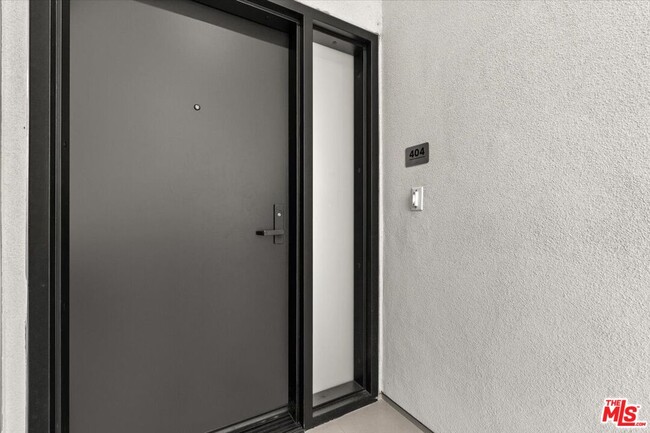 Building Photo - 1257 N Sweetzer Ave