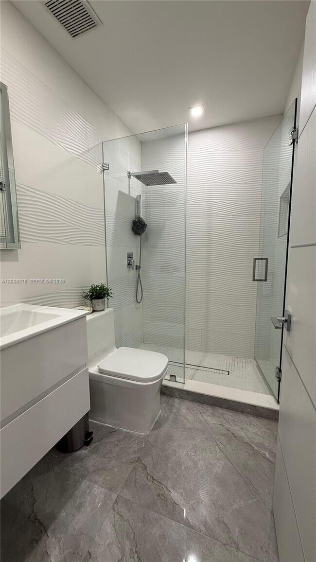 Building Photo - 9721 SW 162nd Ct