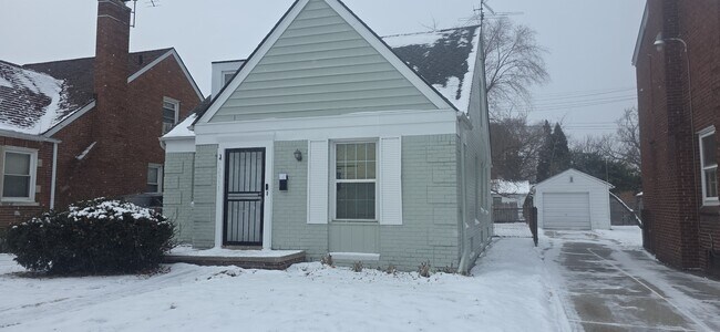 Building Photo - 12311 Laing St