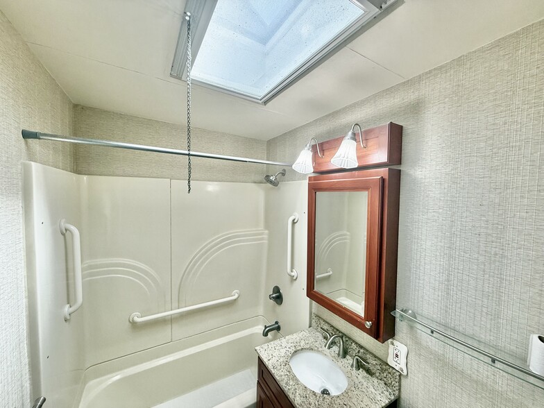 Building Photo - 3620 Canby Dr