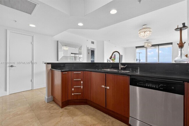 Building Photo - 15051 Royal Oaks Ln