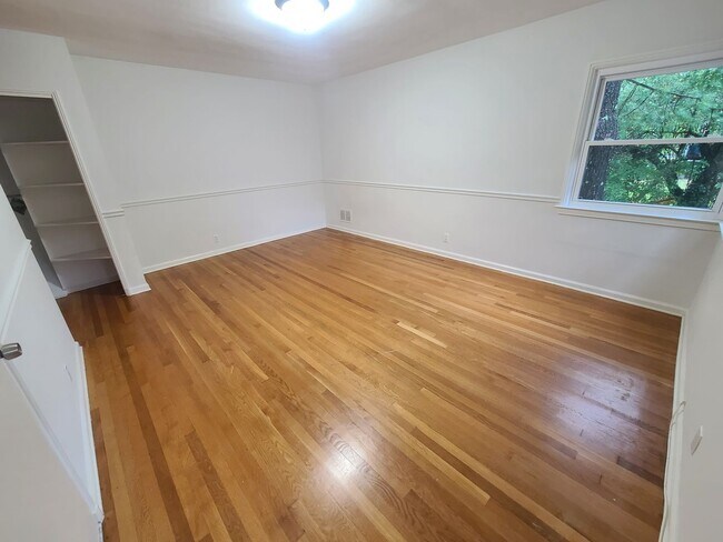 Building Photo - Scarsdale Rental Fully Updated 4 bedroom p...