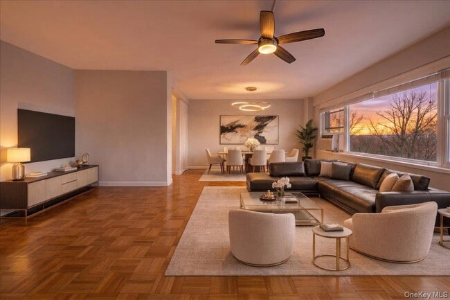 Building Photo - 6 Fordham Hill Oval