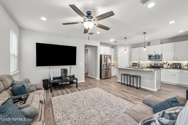 Building Photo - 2953 Alpin Dr